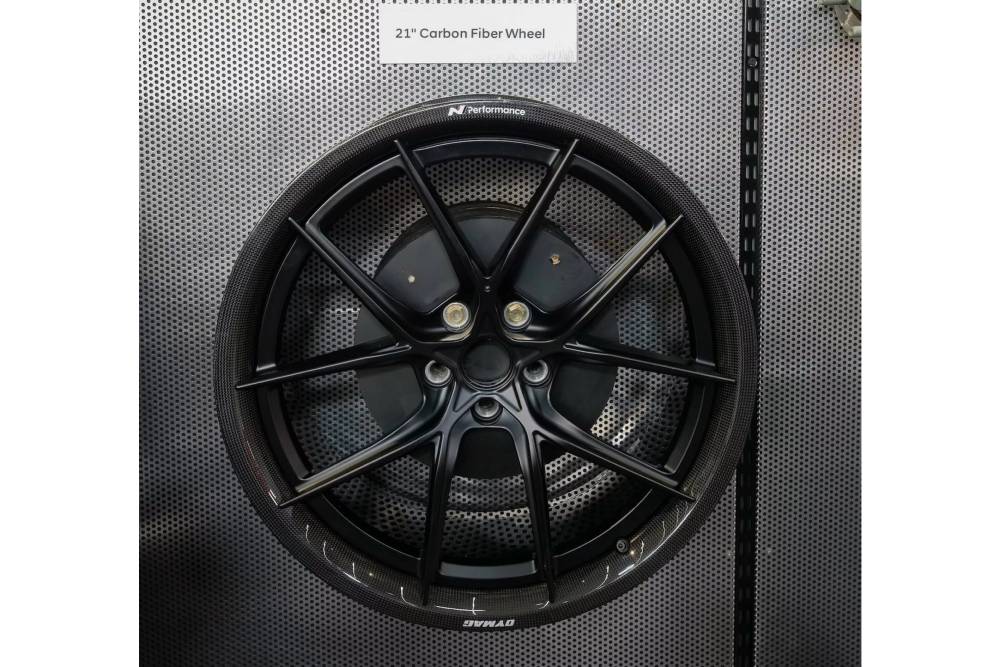https://autogreeknews.gr/wp-content/uploads/2023/07/Hyundai-Dymag-carbon-wheels-00003-2048x2001-1.jpg