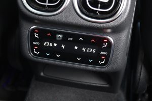 Mercedes-GLC-220-d-4Matic-2023-(35)