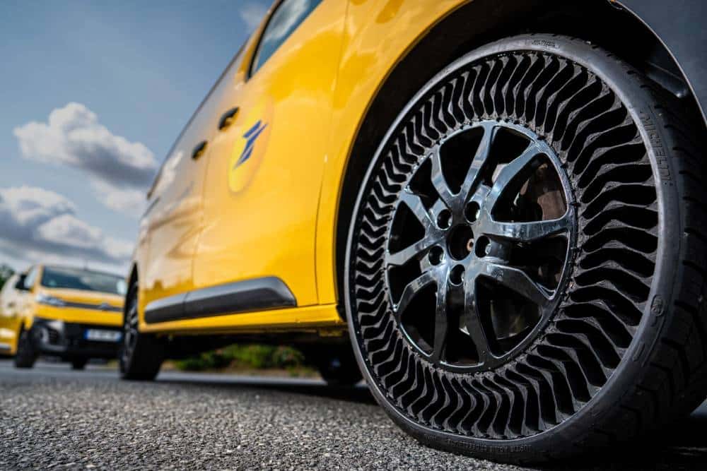 https://autogreeknews.gr/wp-content/uploads/2023/07/Michelin_Uptis_La_Poste_Test-7.jpg
