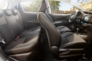 Toyota-Yaris-2014-(4)