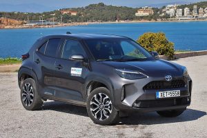 Toyota-Yaris-Corss-Hybrid-static