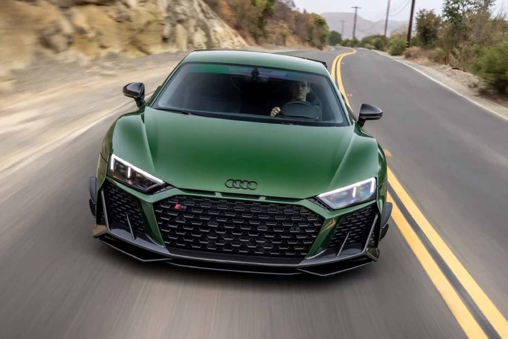 https://autogreeknews.gr/wp-content/uploads/2023/07/audi-r8-by-vf-engineering-1.jpg