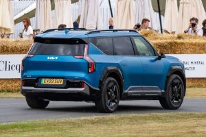kia-press-release-goodwood-digital-1920×1080-EV9-2[2517] (1)