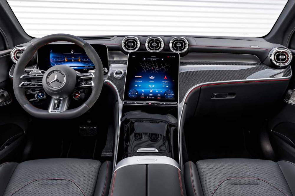 https://autogreeknews.gr/wp-content/uploads/2023/07/mercedes-amg-glc43-interior-european-model.jpg