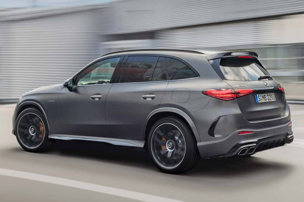 https://autogreeknews.gr/wp-content/uploads/2023/07/mercedes-amg-glc63-s-e-performance-european-model-2.jpg