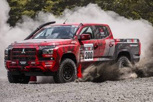mitsubishi-triton-rally-car