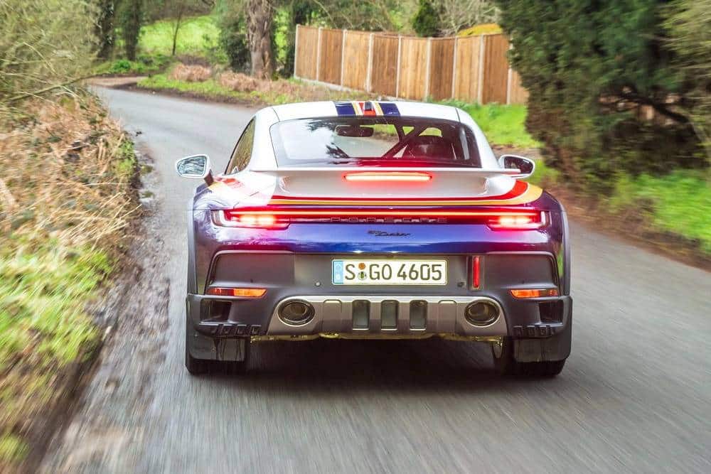 «Σφεντόνα» στο 0-100 η Porsche 911 Dakar (+video)