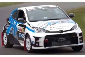 rowan-atkinson-driving-a-toyota-gr-yaris-h2-at-goo