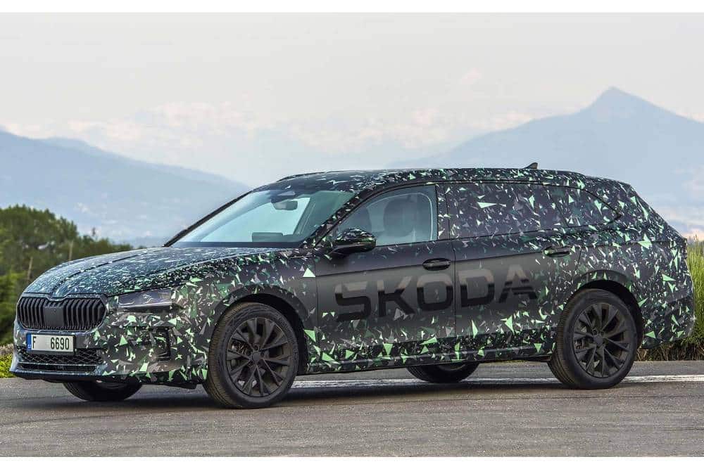 https://autogreeknews.gr/wp-content/uploads/2023/07/skoda-superb-combi-2024-im-vorserientest-1.jpg