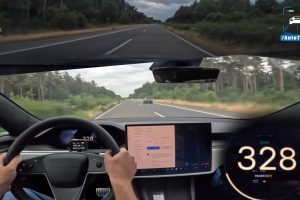 tesla model s plaid autobahn run