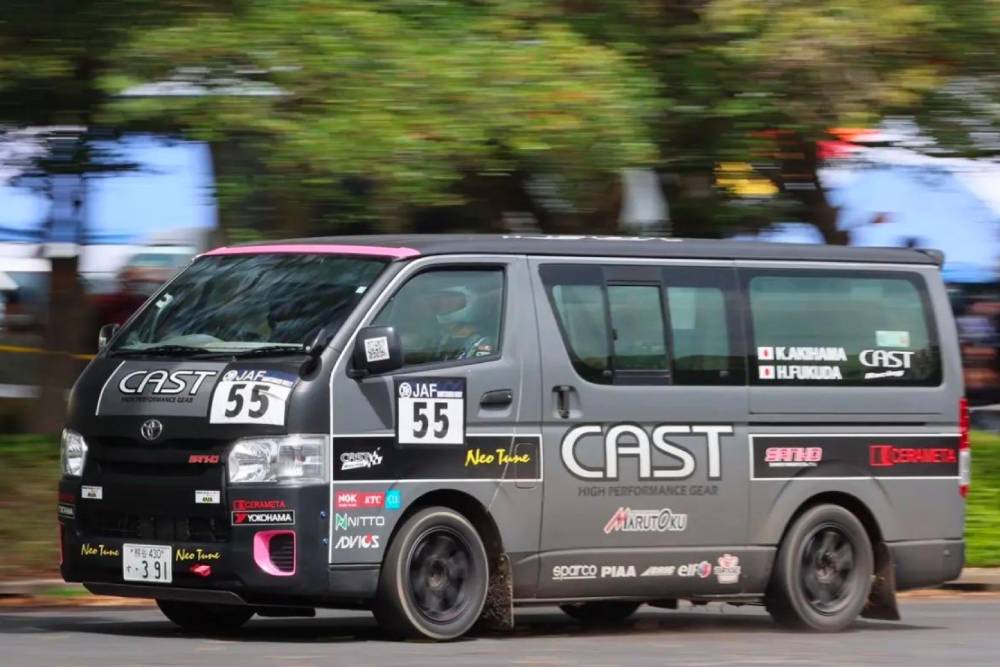 https://autogreeknews.gr/wp-content/uploads/2023/07/toyota-hiace-rallycar-03.jpg