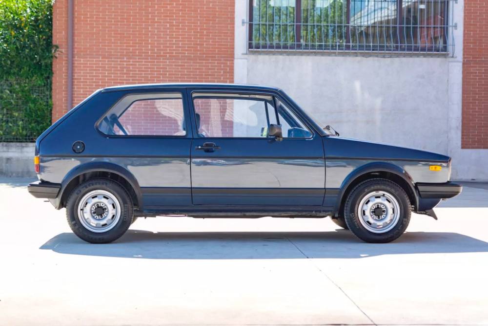 https://autogreeknews.gr/wp-content/uploads/2023/08/1982-VW-Golf-GTD-00014-2048x1366-1.jpg