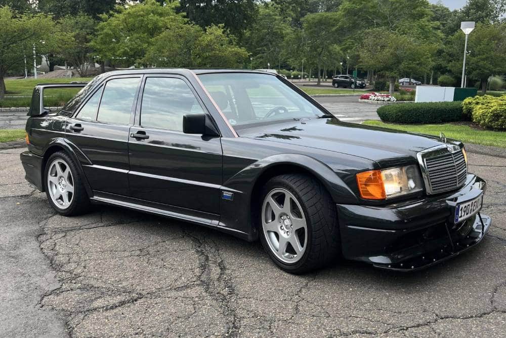 https://autogreeknews.gr/wp-content/uploads/2023/08/1990_mercedes-benz_190e-2-1.jpg