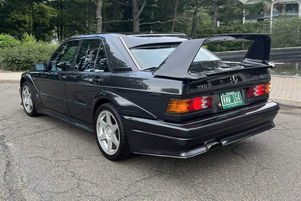 https://autogreeknews.gr/wp-content/uploads/2023/08/1990_mercedes-benz_190e-2-4.jpg