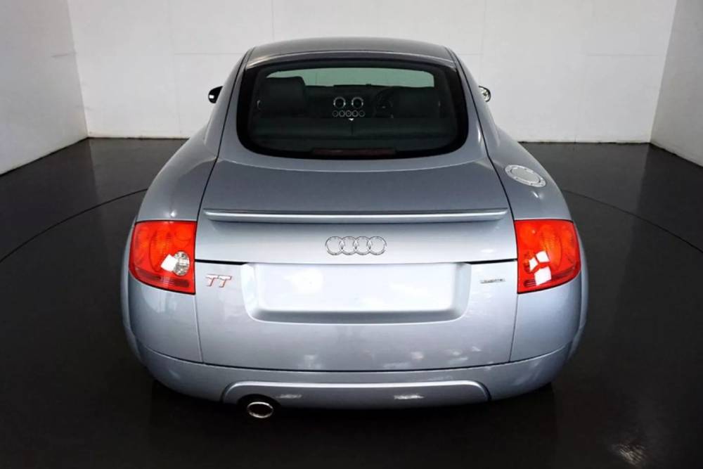 https://autogreeknews.gr/wp-content/uploads/2023/08/2006-Audi-TT-MK1-180-00006-2048x1364-1.jpg