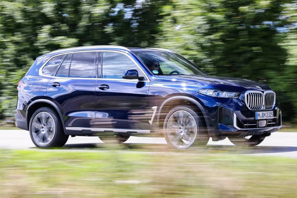 https://autogreeknews.gr/wp-content/uploads/2023/08/2024-BMW-X5-and-X6-1.jpg