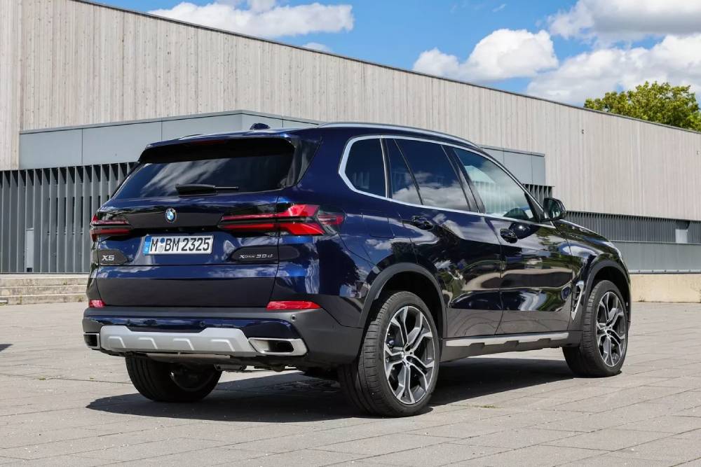 https://autogreeknews.gr/wp-content/uploads/2023/08/2024-BMW-X5-and-X6-4.jpg