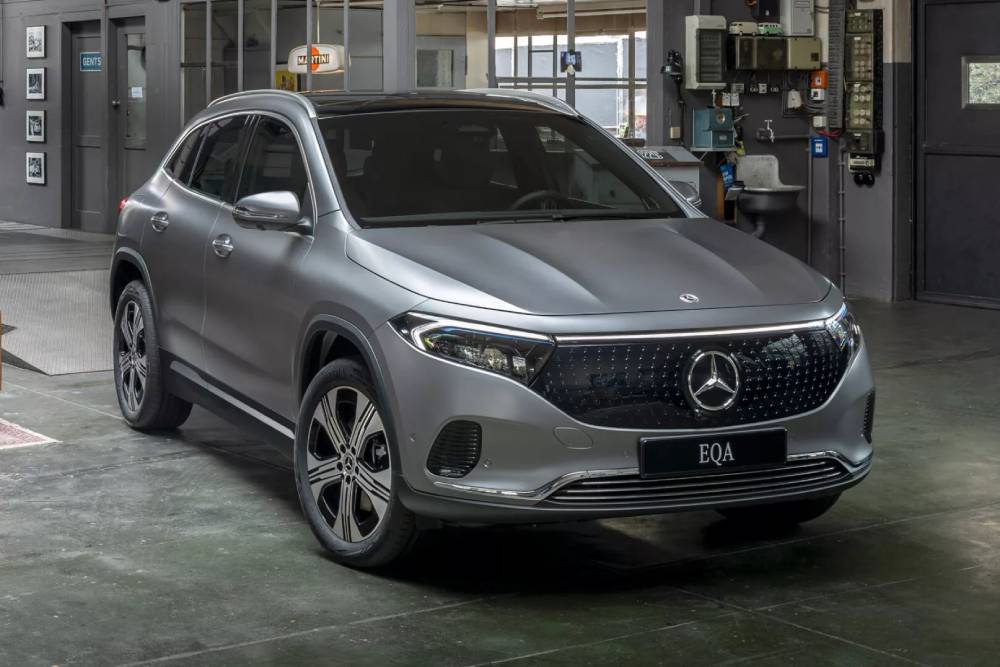 https://autogreeknews.gr/wp-content/uploads/2023/08/2024-Mercedes-EQA-and-EQB-00002-2048x1345-1.jpg