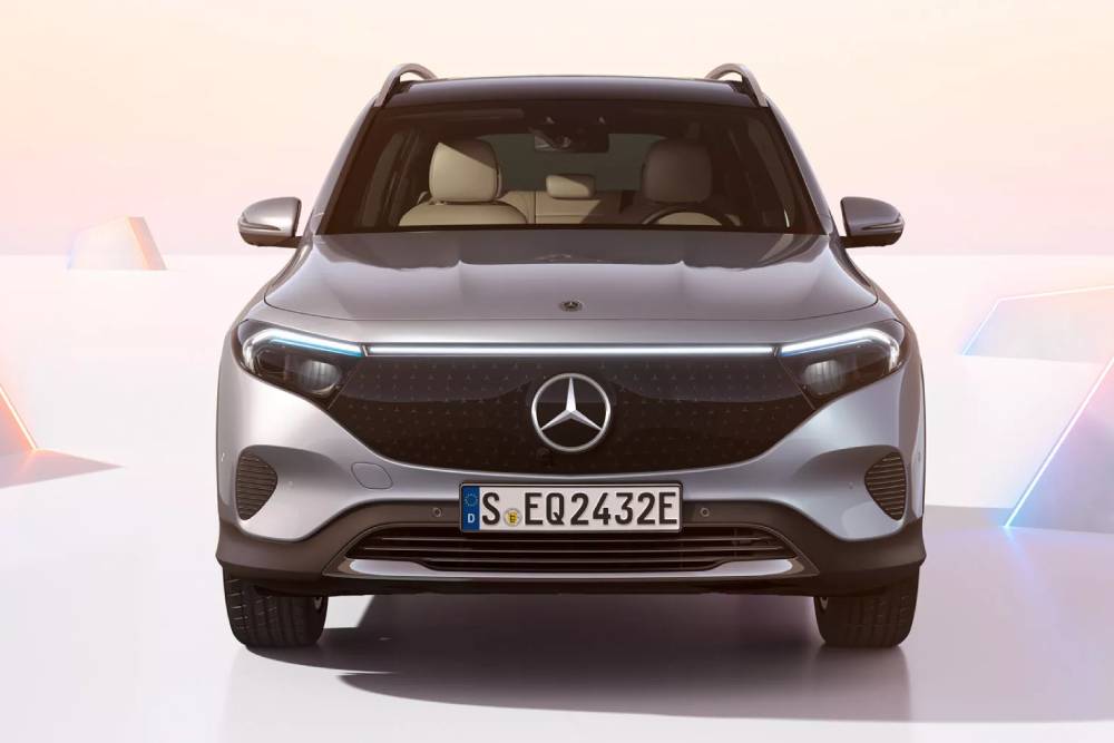 https://autogreeknews.gr/wp-content/uploads/2023/08/2024-Mercedes-EQA-and-EQB-00043-2048x1249-2.jpg
