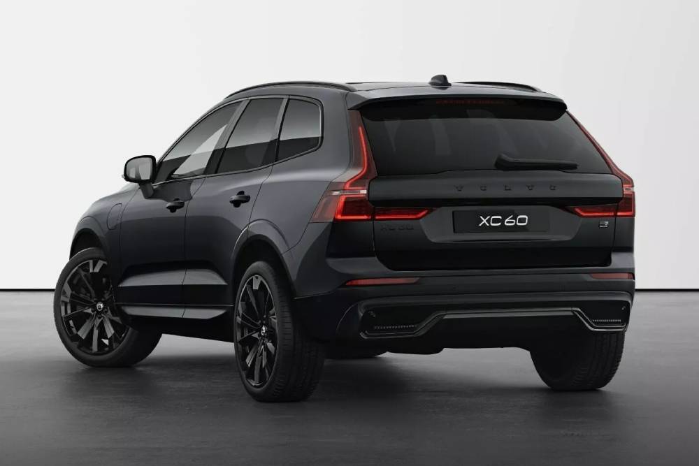https://autogreeknews.gr/wp-content/uploads/2023/08/2024-Volvo-XC60-Black-Edition-815-16.jpg