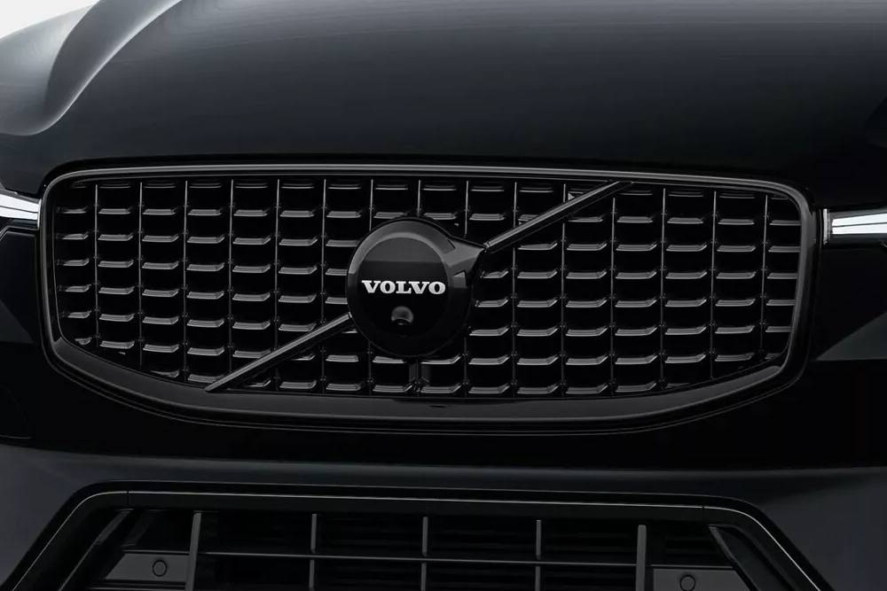 https://autogreeknews.gr/wp-content/uploads/2023/08/2024-Volvo-XC60-Black-Edition-815-35.jpg