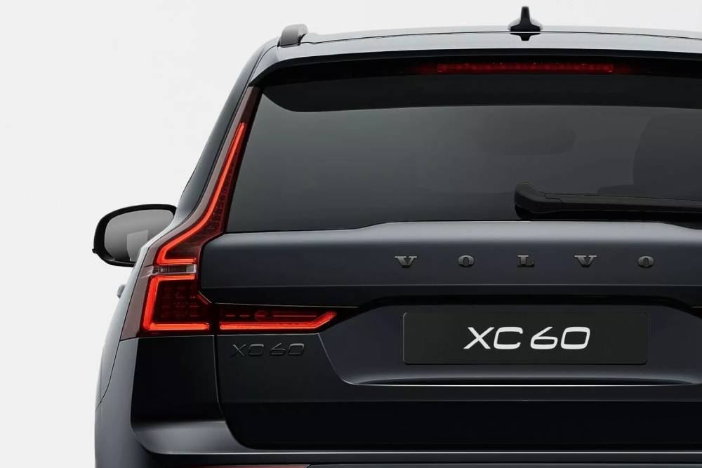 https://autogreeknews.gr/wp-content/uploads/2023/08/2024-Volvo-XC60-Black-Edition-815-38.jpg