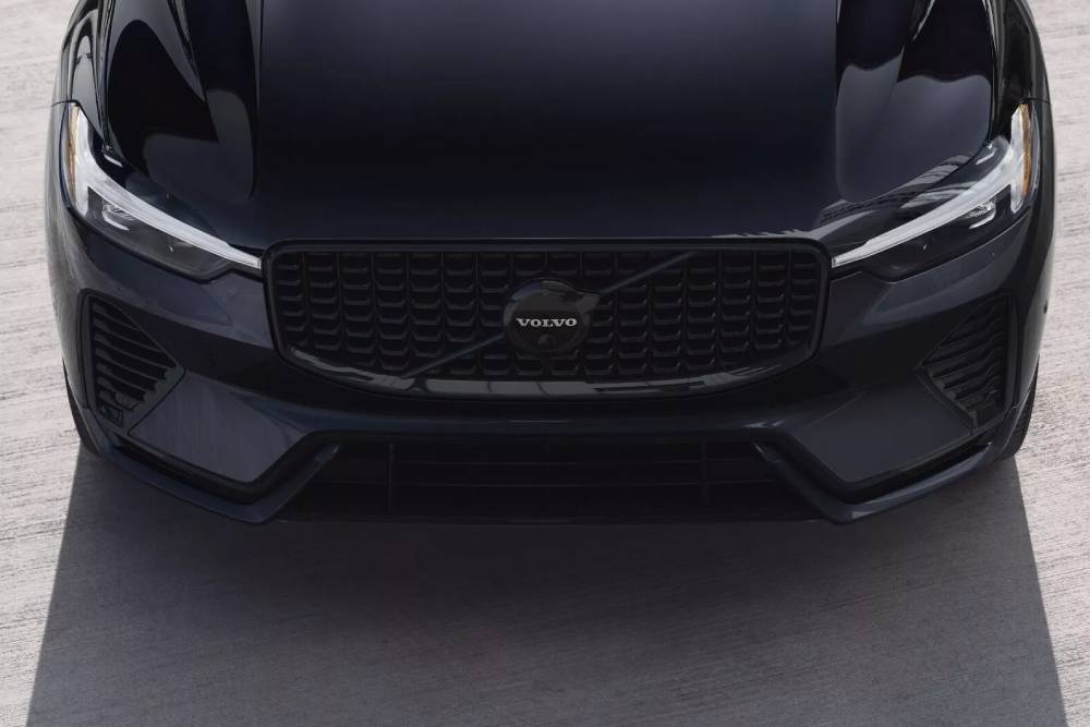 https://autogreeknews.gr/wp-content/uploads/2023/08/2024-Volvo-XC60-Black-Edition-815-39.jpg
