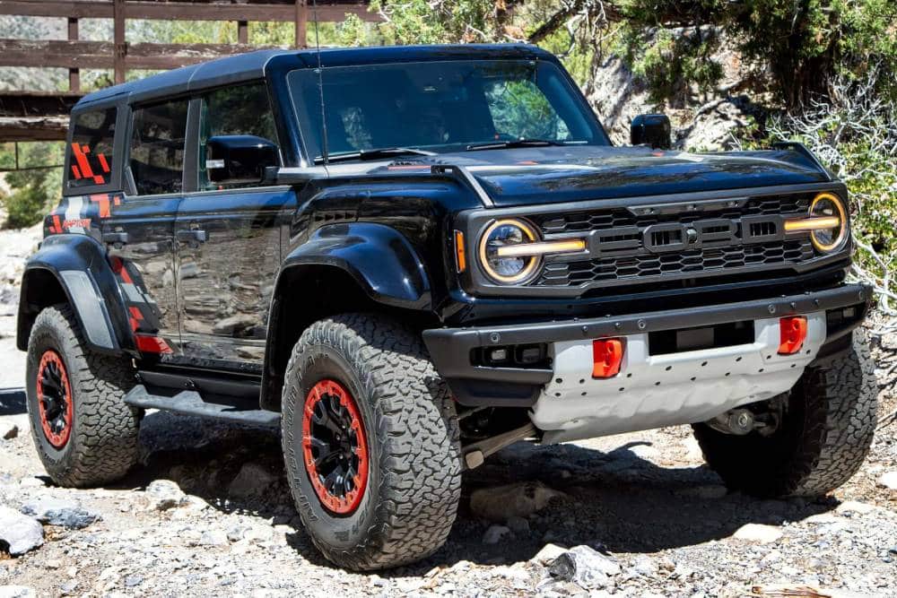 https://autogreeknews.gr/wp-content/uploads/2023/08/2024-ford-bronco-raptor-code-orange-package-4.jpg