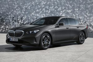 BMW-530e-2024-(1)