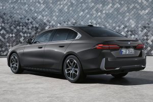 BMW-530e-2024-(7)