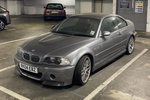 BMW-M3-CSL-garage-(3)