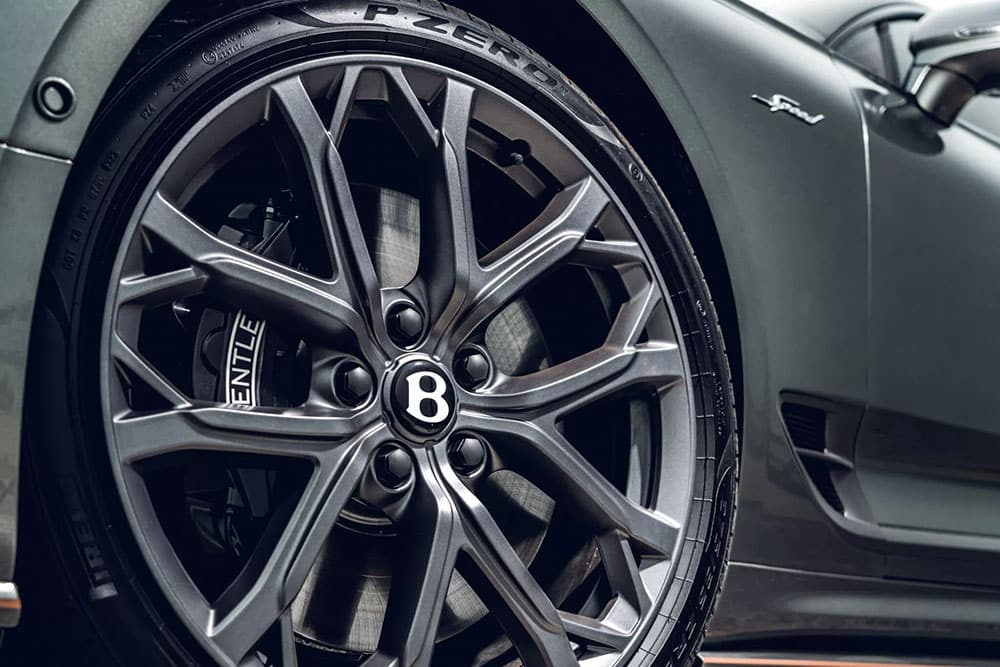 https://autogreeknews.gr/wp-content/uploads/2023/08/Bentley-Continental-GT-wheels.jpg