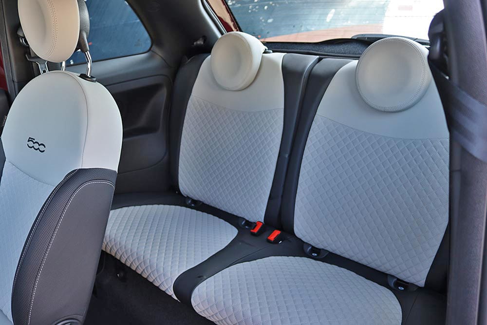 https://autogreeknews.gr/wp-content/uploads/2023/08/Fiat-500-rear-seat.jpg