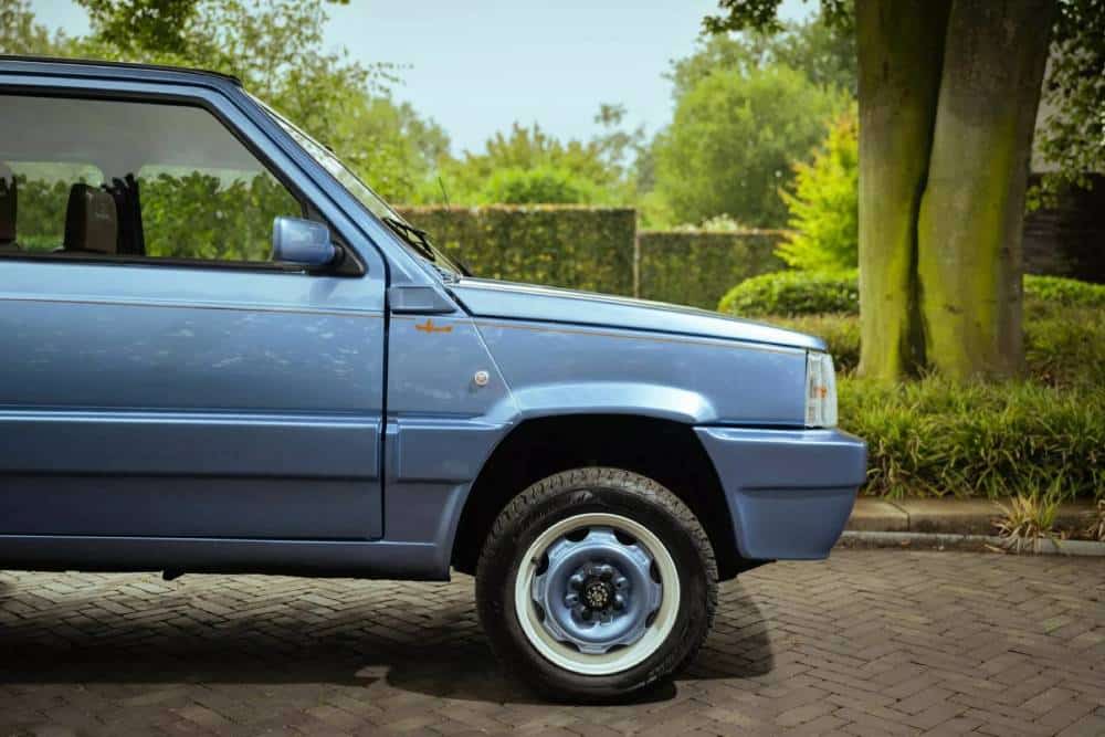https://autogreeknews.gr/wp-content/uploads/2023/08/Fiat-Panda-4x4-Piccolo-Lusso-18-2048x1366-1.jpg