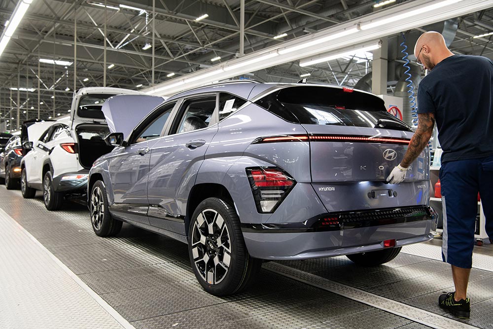 https://autogreeknews.gr/wp-content/uploads/2023/08/Hyundai-KONA-EV-2023-production-3.jpg