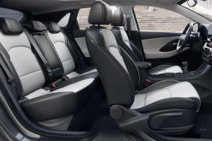 Hyundai-i30-interior-side