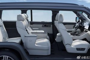 Jishi-01-exterior-seats-2