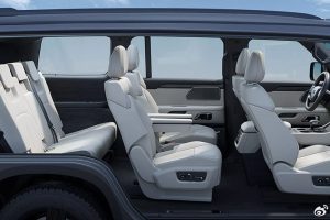 Jishi-01-exterior-seats