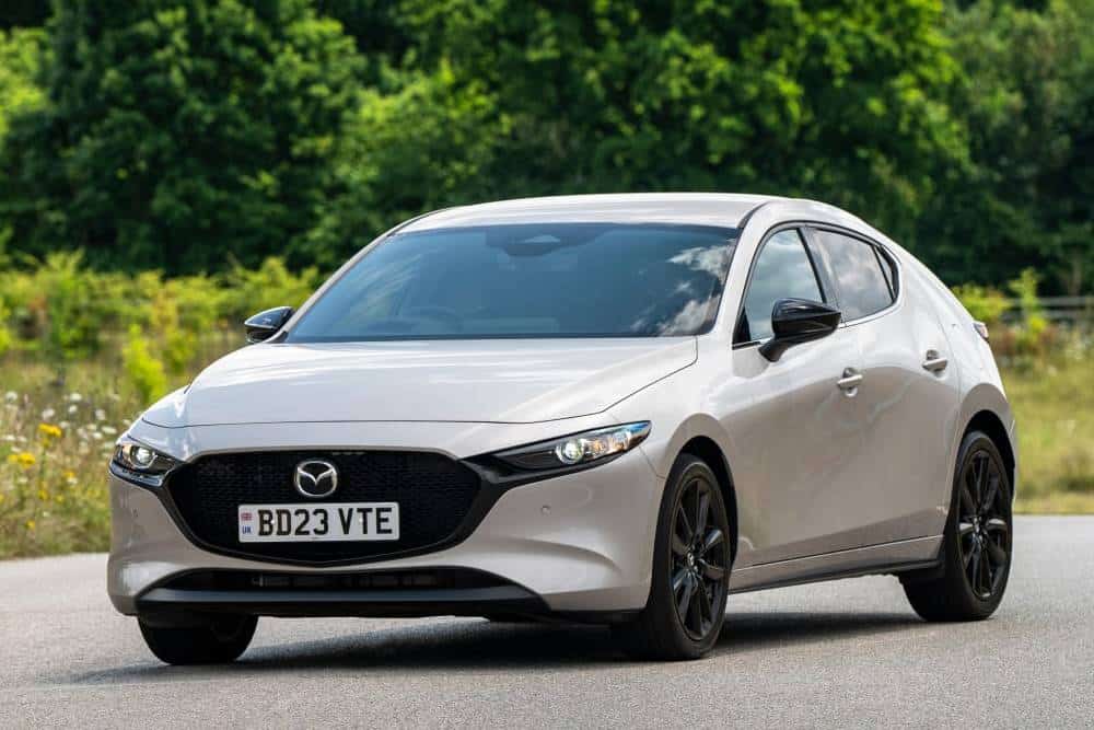 https://autogreeknews.gr/wp-content/uploads/2023/08/Mazda320front20static_b8pf53.jpg
