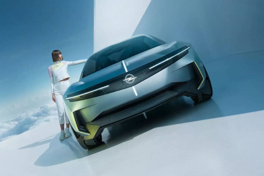 https://autogreeknews.gr/wp-content/uploads/2023/08/Opel-Experimental-Concept-7-2048x1448-1.jpg