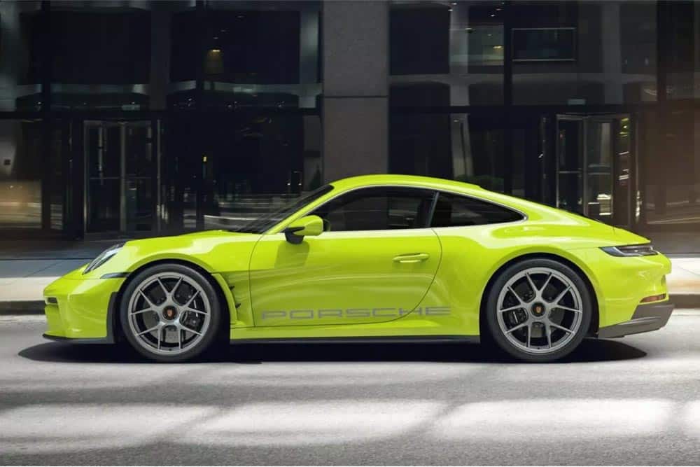 https://autogreeknews.gr/wp-content/uploads/2023/08/Porsche-911-ST-side.jpg