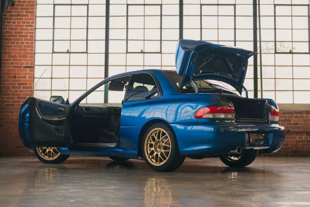 https://autogreeknews.gr/wp-content/uploads/2023/08/Subaru-Impreza-STI-22B-21.jpg