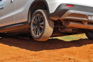 Suzuki-Vitara-off-road