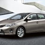 Toyota-Auris-2012-(1)
