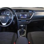 Toyota-Auris-2012-(6)