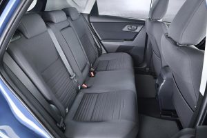 Toyota-Auris-2015-rear-seat