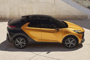 Toyota-C-HR-2023-side