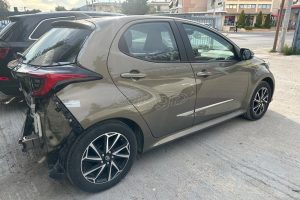 Toyota-Yaris-Crashed-(3)