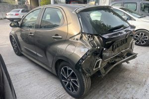 Toyota-Yaris-Crashed-(4)