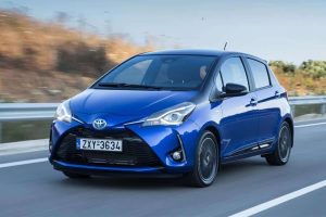 Toyota-Yaris-Hybrid-2016